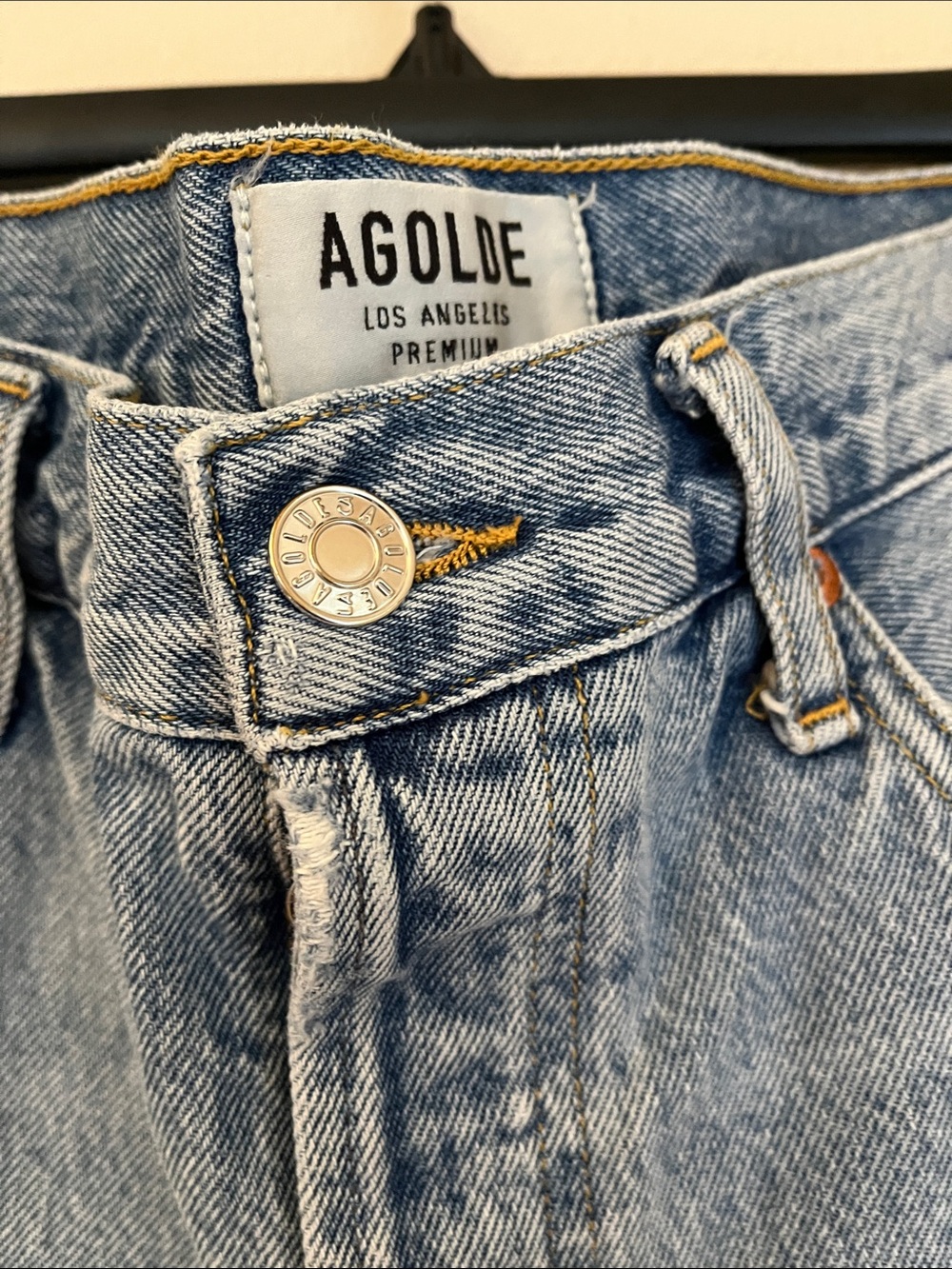 Agolde Parker Vintage Cut Off Short in Swapmeet size 30 - Picture 3 of 7
